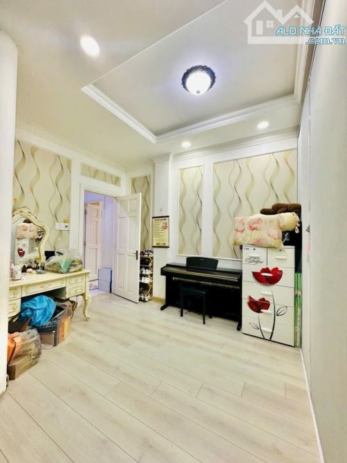 Bán Biệt thự hẻm 8m Gò Dầu Tân Phú 9x14m đúc 3 lầu ST giá 29 tỷ TL (gần Tân Sơn Nhì)