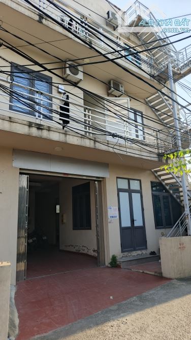 🔥 BÁN TÒA TRỌ 16 PHÒNG ĐỐI DIỆN KCN VSIP – DÒNG TIỀN 30TR/THÁNG 🔥