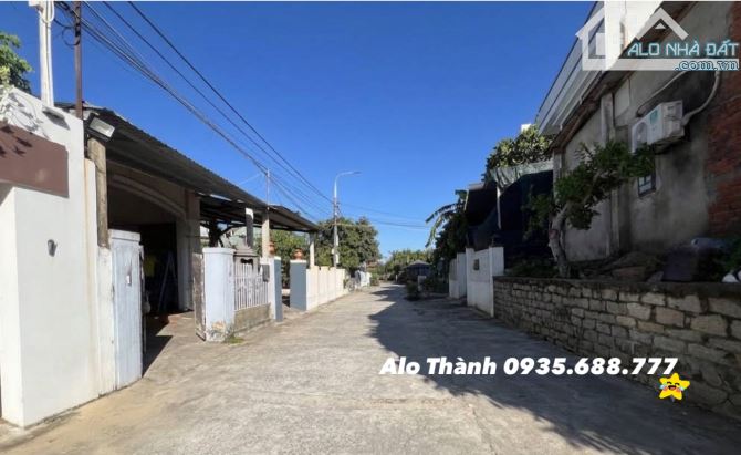 Bán căn villa 2 tầng diện tích 338(+)m2 giá 9,x tỷ