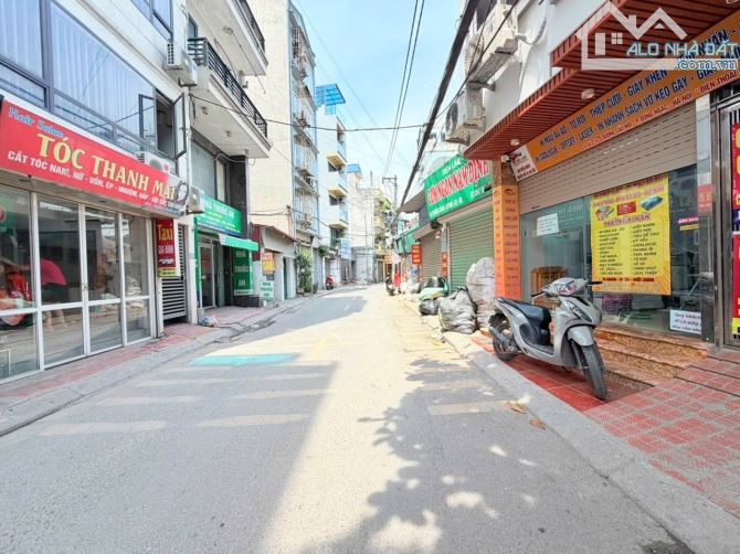 Bán Nhà Mặt Phố Cổ Nhuế 90m- 4 tầng- mặt phố kinh doanh -xây 7 tầng thang máy thì tuyệt