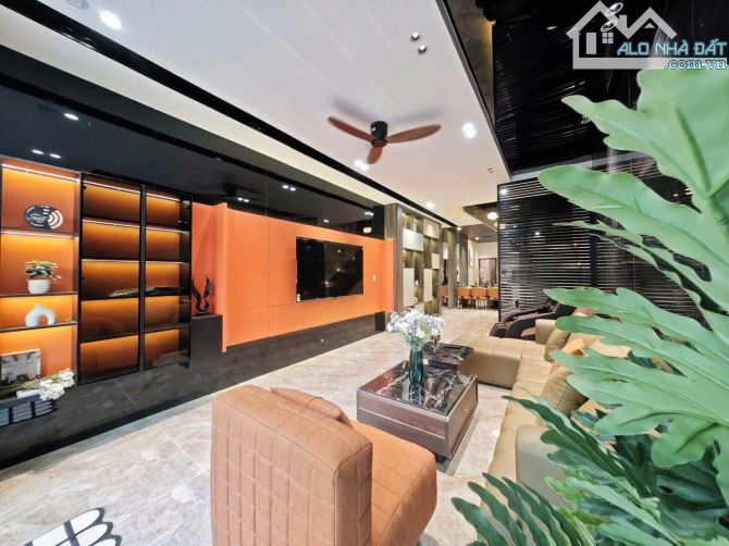 BÁN NHÀ HỒNG TIẾN, PHƯỜNG BỒ ĐỀ 89M², 8 TẦNG, 17.5 TỶ, Ô TÔ, THANG MÁY