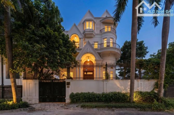 BÁN SIÊU BIỆT THỰ - CÔNG VIÊN CẦU GIẤY - 700M2 - LÔ GÓC 3 MẶT TIỀN ĐẸP - UY THẾ