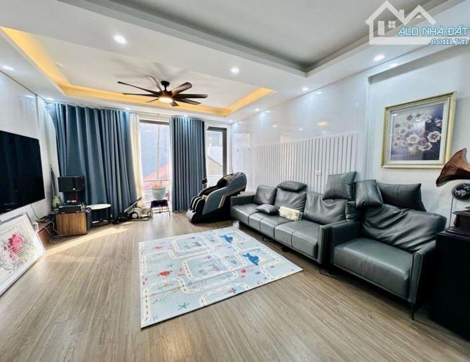 🏡 Nhà Phố Nhật Tảo/ An Dương Vương - Ô Tô Vào Cổng- 40m - 6 Tầng Thang Máy - Hơn 8 Tỷ