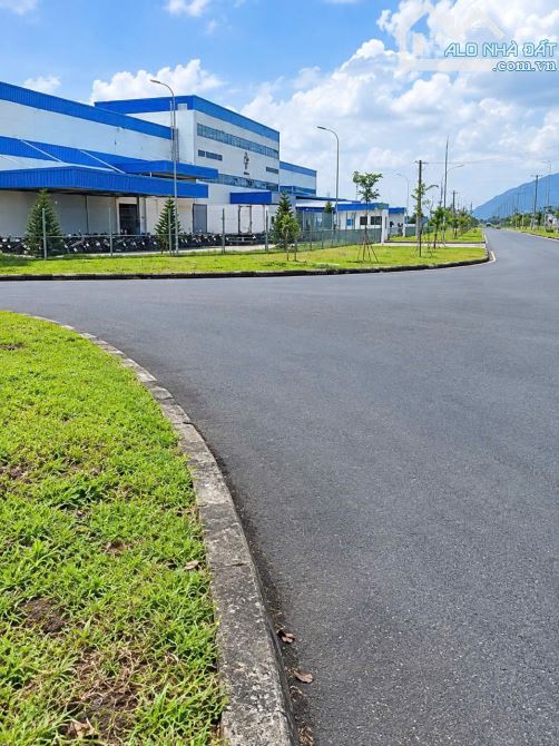 Bán gấp quỹ đất 10ha trong kcn châu đức vũng tàu giá đầu tư chỉ 250tỷ quá rẻ