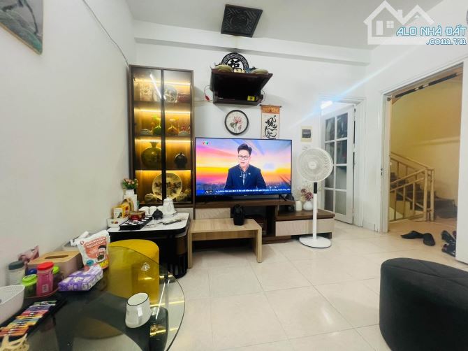 HƠN 1 TỶ CÓ NGAY NHÀ ĐẸP TÂY HỒ FULL NỘI THẤT Ô TÔ ĐỖ CỔNG - PHÚ THƯỢNG