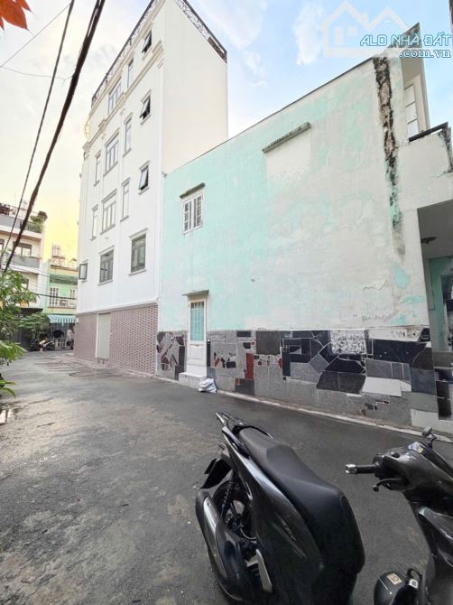 HẼM XE TẢI - GẦN ĐẦM SEN HÒA BÌNH - TÂN PHÚ - DT: 32M2 - 4 TỶ 4