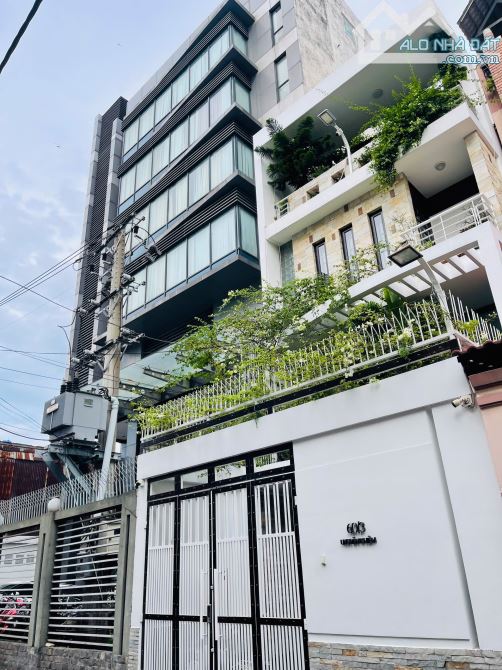 TÒA VP NGUYỄN GIA TRÍ – CÁCH MẶT TIỀN D2 50M – ĐẤT 459M² – 2.232M² SÀN – 118 TỶ