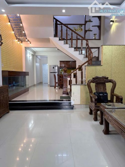 Bán nhà 2 mặt tiền trước sau (10.5m) Nguyễn Văn Huyên - gần chợ Cẩm Lệ - DT 174m2 Giá 11ỷ