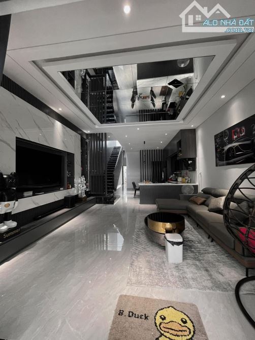 BÁN NHÀ TĐC GIANG BIÊN, PHƯỜNG VIỆT HƯNG 55M², 7 TẦNG, 13.5 TỶ, VỈA HÈ, Ô TÔ-VIEW VƯỜN HOA