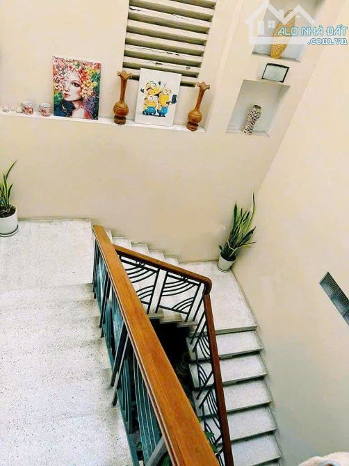 Biệt Thự Yên Thế - Tân Bình - DT 13,5x11m Nở Hậu - 2 Tầng - CN 160m2 - Giá 21 Tỷ TL