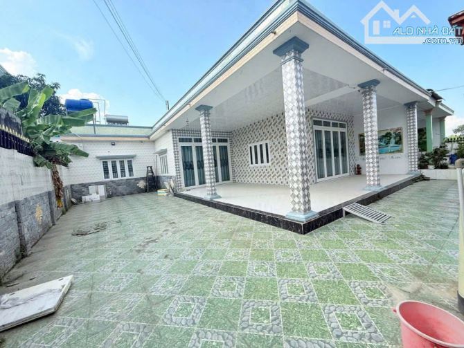 Nhà sát mặt tiền Phan Văn Mãng - Thị Trấn Bến Lức 13m × 18m