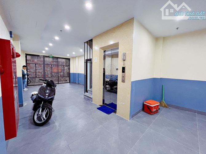 Bán CCMN trung tâm Cầu Giấy 60mx6T, 10pkk, phân lô, ô tô dừng đỗ, 2 thoáng, giá 1x
