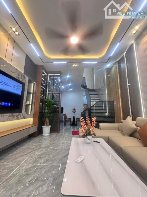🔴NHÀ ĐẸP 3 TẦNG FULL NỘI THẤT CAO CẤP – ĐƯỜNG NHỰA 7,5M