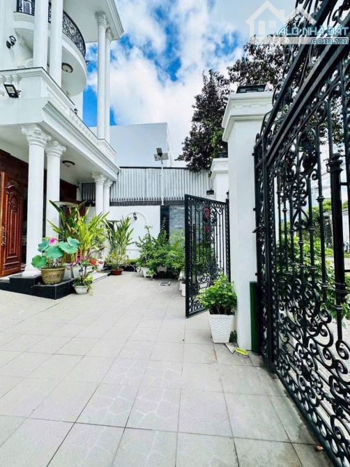 Bán biệt thự 2 lầu mới trục thông Nguyễn Văn Quang dt 10x21.5 sổ hồng hoàn công giá tốt