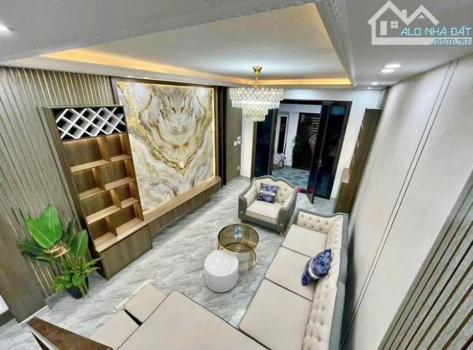 Bán nhà 3 tầng sân cổng ngõ 121 An Đà, Đằng Giang, Ngô Quyền