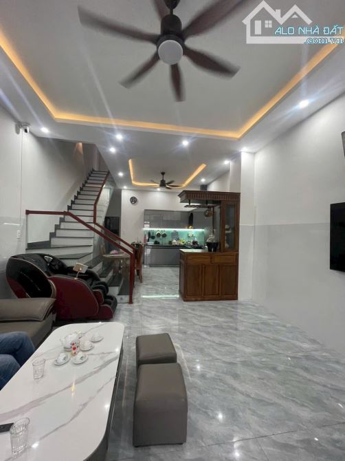Bán nhà 2 tầng đường Nại Hiên Đông 11 - cho thuê 12tr/tháng - DT 119m2 Giá 7.7 Tỷ TL