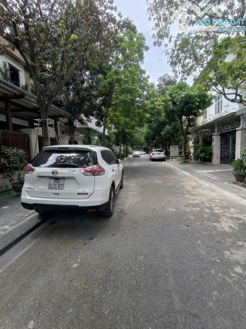 Bán Biệt Thự Làng Việt Kiều Châu Âu 131m2, 4 tầng, mặt 8.5m, 45 tỷ