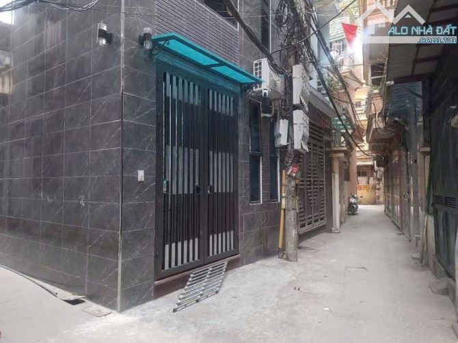Bán gấp 5 tầng Nhà đẹp mặt ngõ Bùi Xương Trạch sổ 32m2 ngõ đẹp full đồ. Giá 8.5 tỷ
