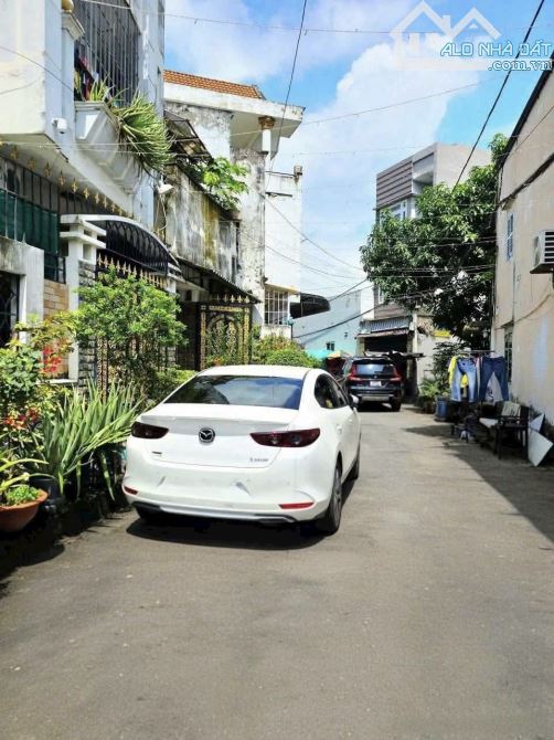 Bán nhà giá rẻ Lê Văn Lương nhà 8x18m 2 tầng đang cho thuê 13.5tr/th