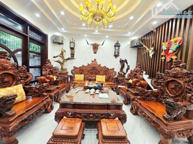 bán gấp, nhà pl,ô tô tráh kd hoàng cầu, xã đàn, thái hà, đống đa 130Mx4TxMT8m 43 tỉ TL