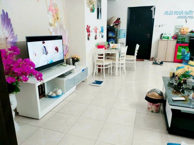 Cần bán chung cư 65m giá 3,550 phun đồ bảo sang tên sổ