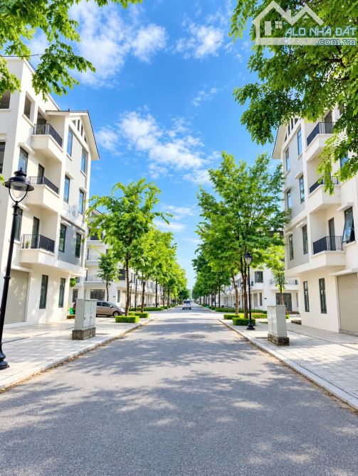BÁN LIỀN KỀ HINODE ROYAL PARK – MẶT VÀNH ĐAI 3.5 – 5 TẦNG THANG MÁY – GIÁ 1X TỶ