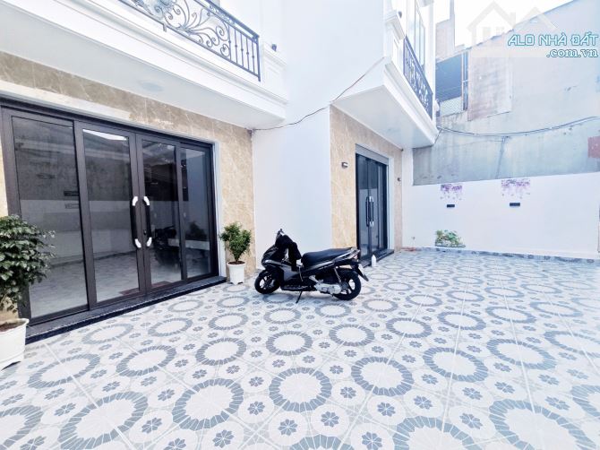 💥💥Nhà Đông Khê - 65m 4 tầng - mới tinh - Sân rộng - Giá 4.8 tỉ