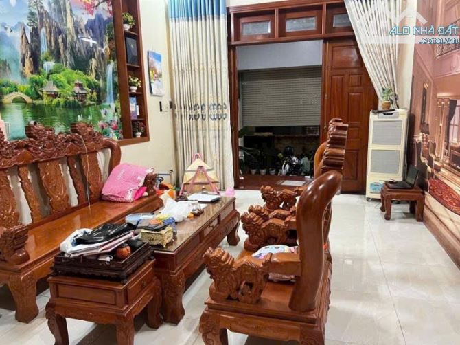 Bán nhà 4 tầng Đường số 6, Linh Xuân, Thủ Đức, TP HCM. DT 104m2, sổ hồng riêng, giá 6,38