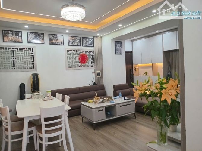 Bán căn góc 92m CT5 Mỹ Đình 2, 3PN 2WC, ban công Đông Nam, full nội thất. Ở ngay