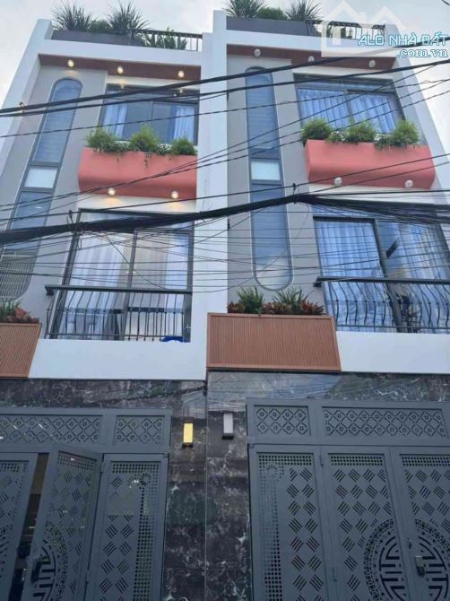 NHÀ ĐẸP - HẺM XE HƠI - HOÀNG BẬT ĐẠT - TÂN BÌNH - DT: 40M2 - 4 TẦNG - 6 TỶ 8