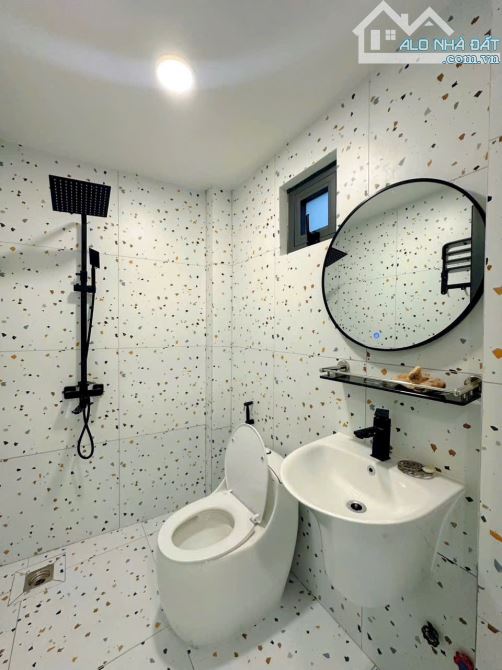 NHÀ MỚI 100% HOMSTAY Q4 KÈO THƠM KHU DÂN CƯ HIỆN HỮU KHÔNG LO GIẢI TỎA KHU VIP- KHÁNH HỘI
