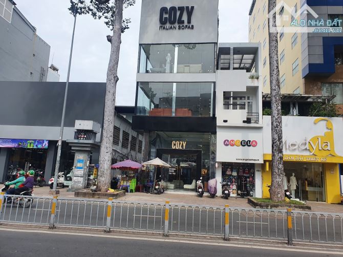 Bán nhà mặt tiền 366 Nguyễn Thị Minh Khai, Quận 3. DT: 4x25m 3 tầng giá 33 tỷ TL