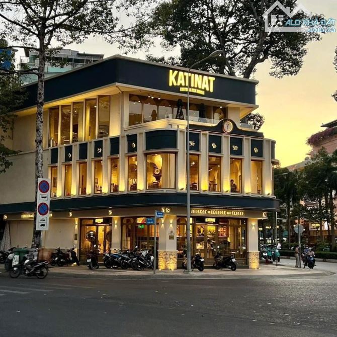 CC Cần bán Nhà Góc 2 MT Trần Hưng Đạo Quận 5 - DT (8 x 18m) - 5 tầng - Đang cho thuê 195tr