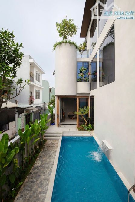 *Siêu phẩm villa, Góc 2 mặt kiệt ô tô Trần Hoành, Khu Nam Việt Á, dt 120m2, giá 13,5 Tỷ