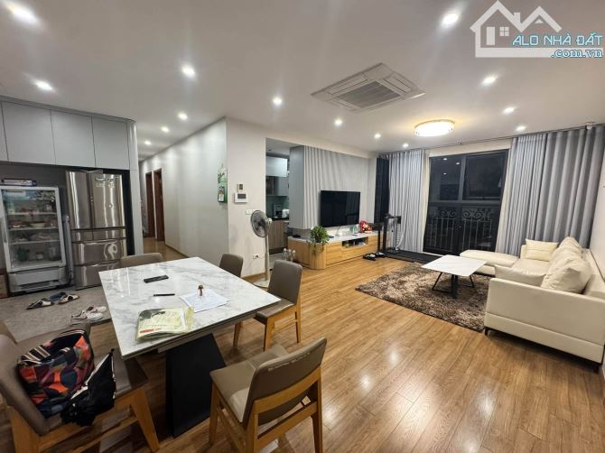Emerald CT8 Đình Thôn Mỹ Đình - 141M2, 4PN + Kho, 3WC, 3 Ban Công, 12.5 Tỷ