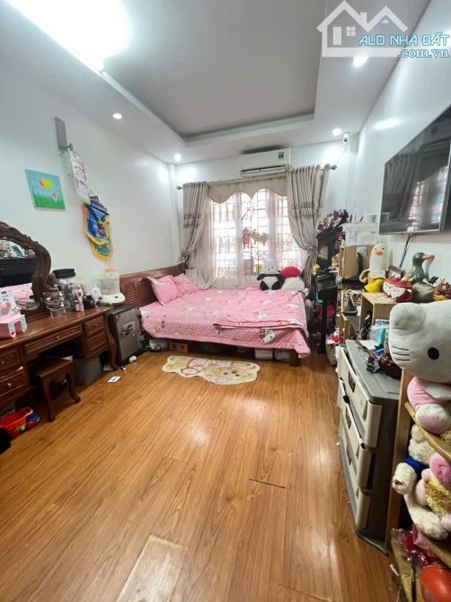 Chỉ 7.5 tỷ có nhà Đình Thôn 35m-5 tầng-full nội thất- gần oto