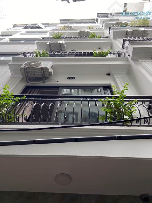 7 tầng thang máy xây mới oto gần Phố Trần Cung sổ 40m2 x mtiền 3.8m. Full đồ. Giá 12.9 tỷ