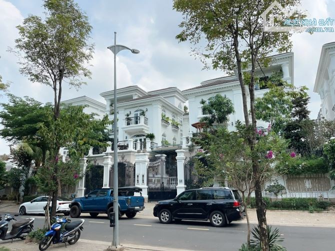 SIÊU BIỆT THỰ KHU COMPOUND CITYLAND – NGUYỄN THỊ THẬP, QUẬN 7