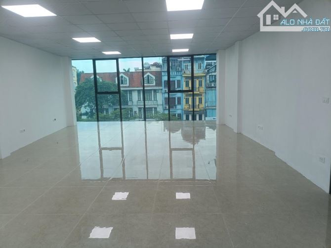 Tòa văn phòng mặt phố Đào Tấn, Ba Đình - 160m2, 5 tầng thang máy, MT 6.5m, 3 mặt thoáng