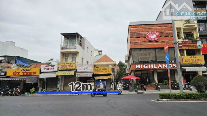 Bán đất lớn gần 1000m2 xây toà nhà vị trí góc 2 Mặt Tiền Hoàng Văn Thụ, P2, Q. Tân Bình