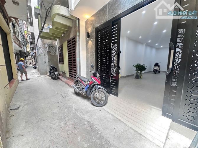 BÁN NHÀ THUỴ KHUÊ TÂY HỒ 8 TẦNG THANG MÁY 30M RA PHỐ FULL TIỆN ÍCH VIEW HỒ TÂY LỘNG GIÓ