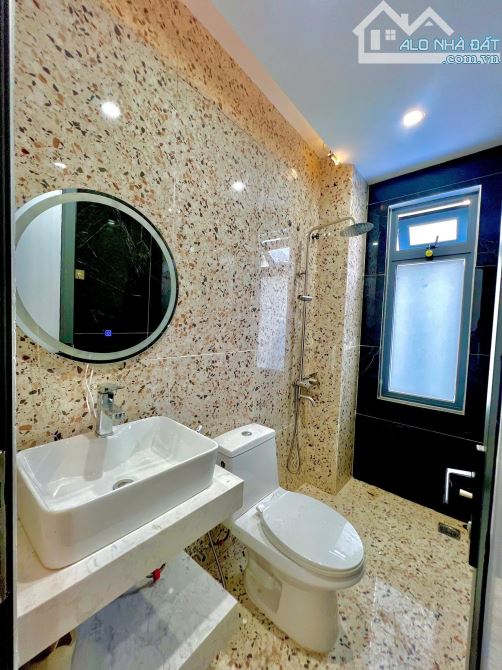 bán lỗ căn nhà 3 tầng MỚI 100% sát đường Phạm Hùng – Cẩm Lệ chỉ 5,4 tỉ