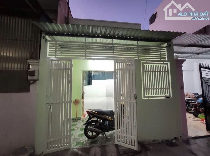 Bán nhà HXH đường Tân Kỳ Tân Quý, diện tích 4mx14m, đúc lửng, giá 6 tỷ (TL), gần Aeon TP
