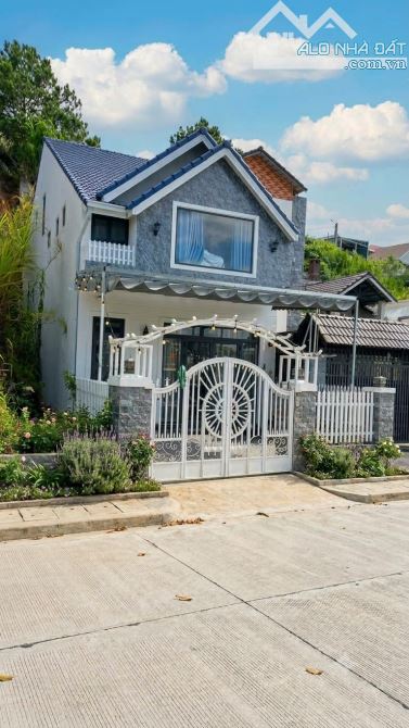 🔥 GIẢM GIÁ SÂU – VILLA MẶT TIỀN NGUYỄN HỮU CẢNH, ĐÀ LẠT – CHỈ 8,5 TỶ 🔥