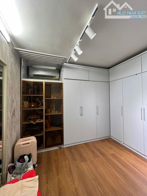 3 TỶ CHỐT NHÀ 3,5 TẦNG DÂN LẬP, LÊ CHÂN, HẢI PHÒNG – TIỆN ÍCH QUANH NHÀ, MUA LÀ Ở!