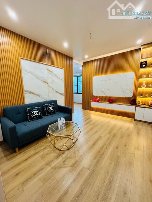 Bán chung cư Long Giang 563 Giải Phóng -40m2-1 ngủ -1 khách - hơn 2 tỷ.