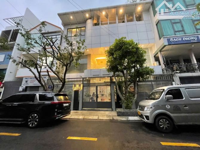 Bán căn góc 2 mặt tiền Lê Văn Sỹ - Tân Canh. 23mx16m - Nhà 3 tầng hạ giá 66 tỷ bán gấp