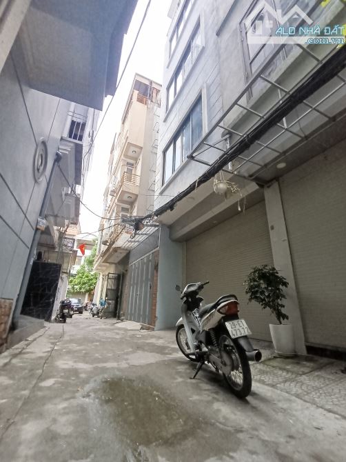 BÁN NHÀ PHỐ LẠC TRUNG. Ô TÔ ĐỖ CỬA, KINH DOANH. 53 M² - 5 TẦNG.GIÁ 11 TỶ. CÒN THƯƠNG LƯỢNG