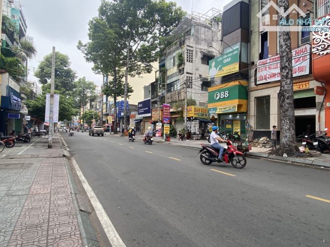 Bán gấp nhà mặt tiền Trần Quang Khải 8 tầng thang máy HDT 80tr/tháng