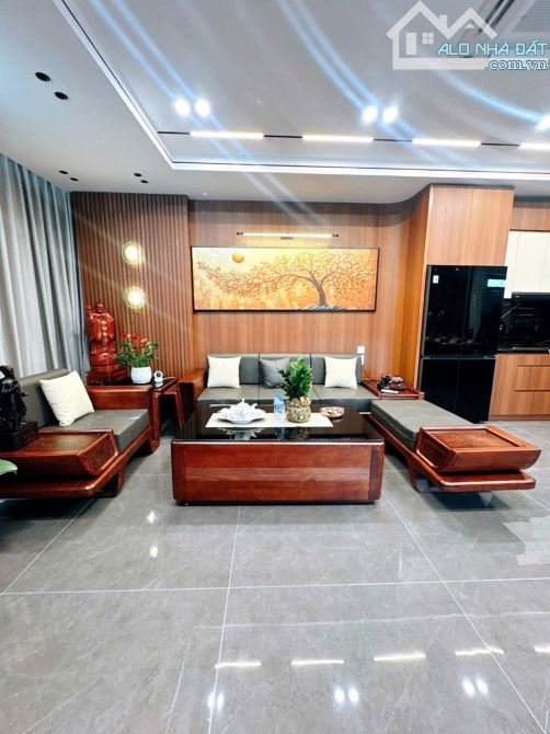 🏡 BÁN NHÀ NGUYỄN VĂN CỪ, PHƯỜNG BỒ ĐỀ – 75M² – 8 TẦNG – 12.8 TỶ – THANG MÁY VÙ VÙ
